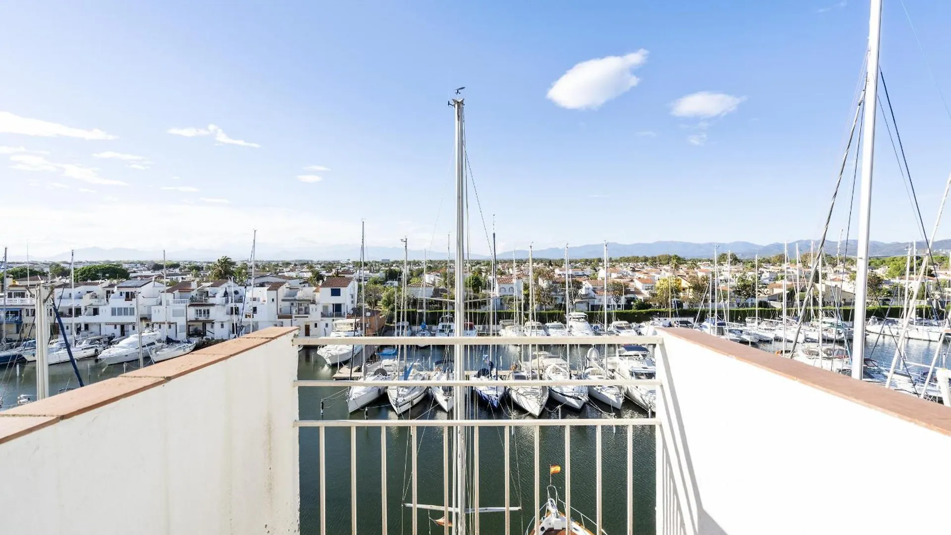 Welcs Apartamento 227 Emp Con Vistas Al Canal 艾姆布里亚布拉瓦