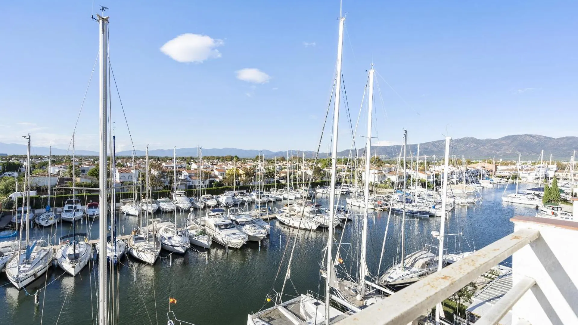 Welcs Apartamento 227 Emp Con Vistas Al Canal 艾姆布里亚布拉瓦 公寓
